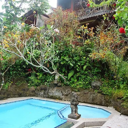 Gusti'S Garden Bungalows