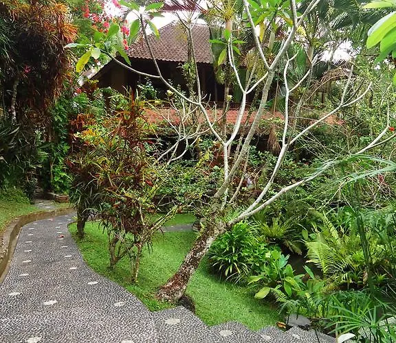 ゲストハウス Gusti's Garden